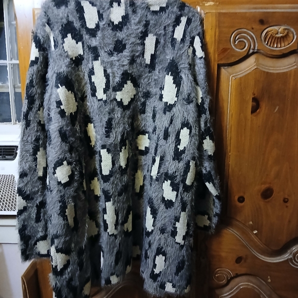 K. Jordan Open Tunic length cardigan, animal print, 1X - Picture 4 of 4